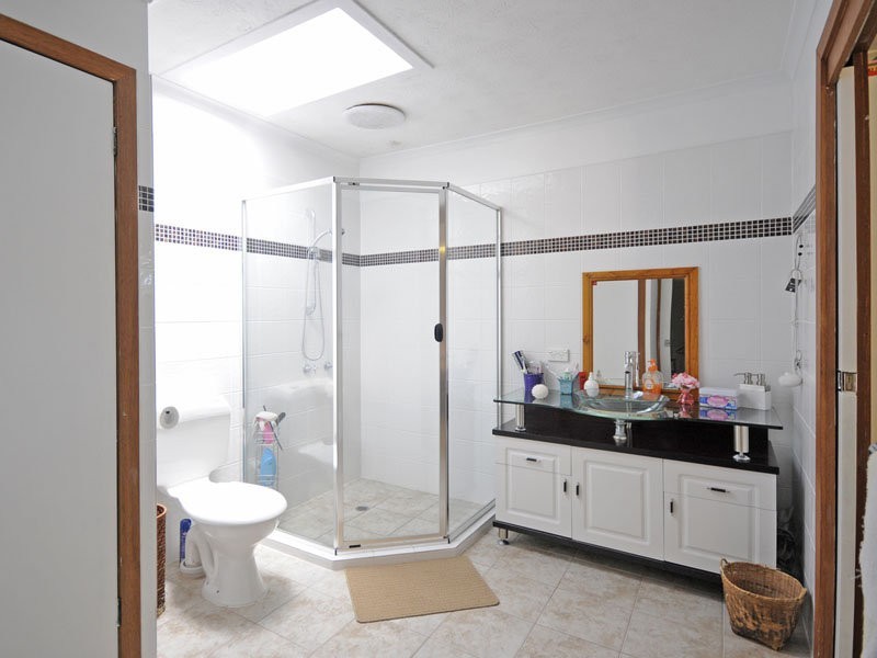 28 Larch Street, Tallebudgera QLD 4228