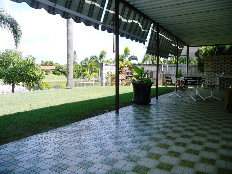 42 Alec Avenue, Mermaid Waters QLD 4218