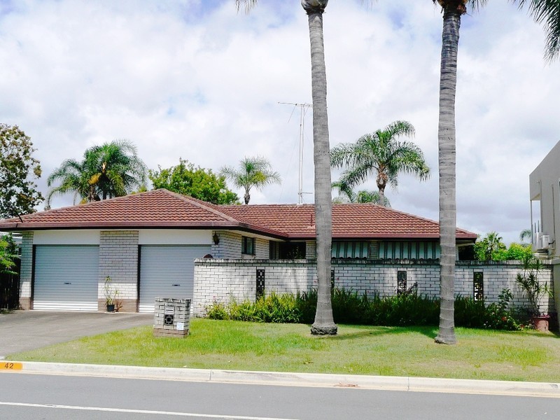 42 Alec Avenue, Mermaid Waters QLD 4218