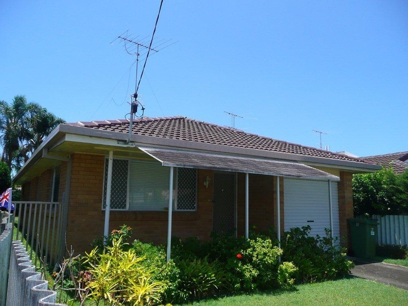 27 Chainey Avenue, Miami QLD 4220