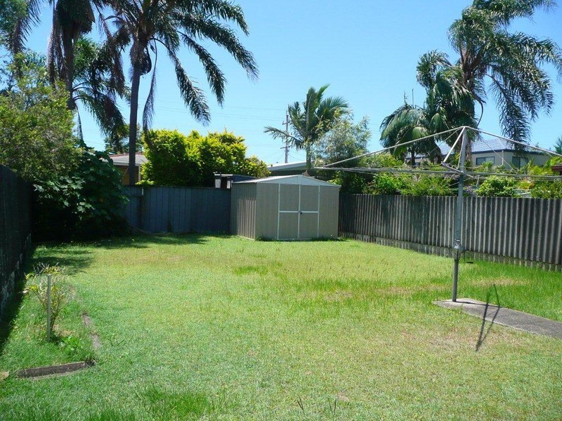 27 Chainey Avenue, Miami QLD 4220
