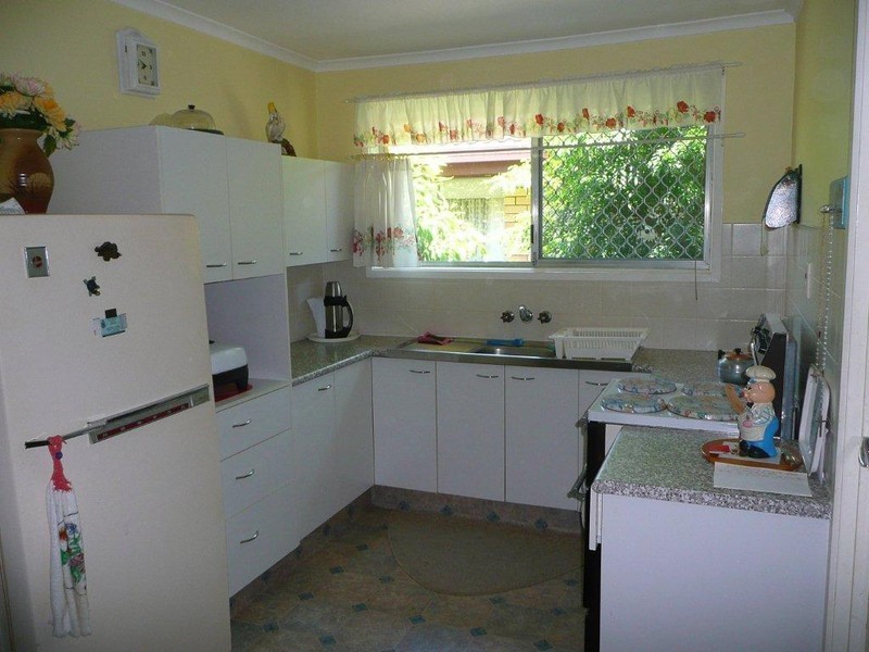 27 Chainey Avenue, Miami QLD 4220
