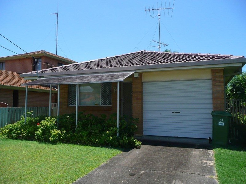 27 Chainey Avenue, Miami QLD 4220
