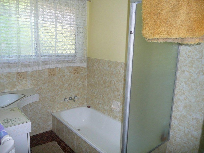 27 Chainey Avenue, Miami QLD 4220