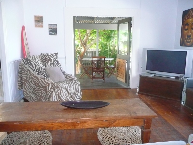 152 Sunshine Parade, Miami QLD 4220