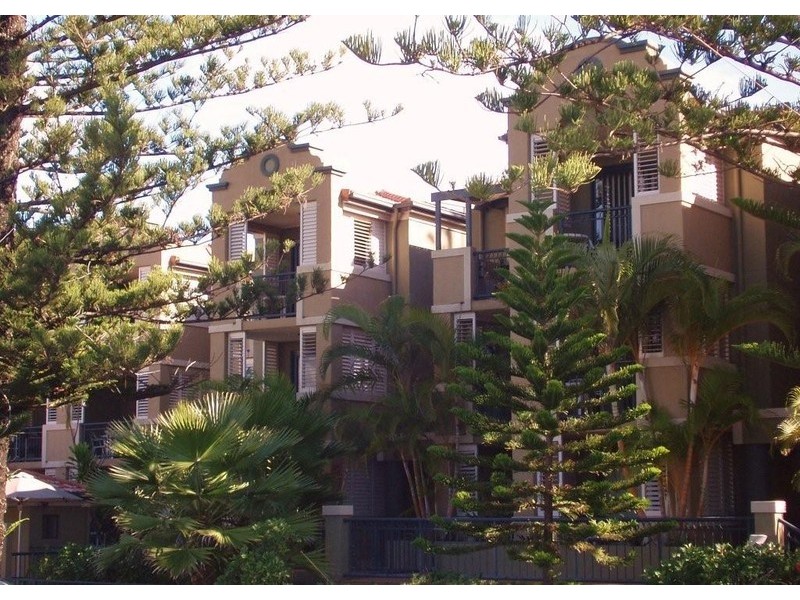 38 Petrel Avenue, Mermaid Beach QLD 4218