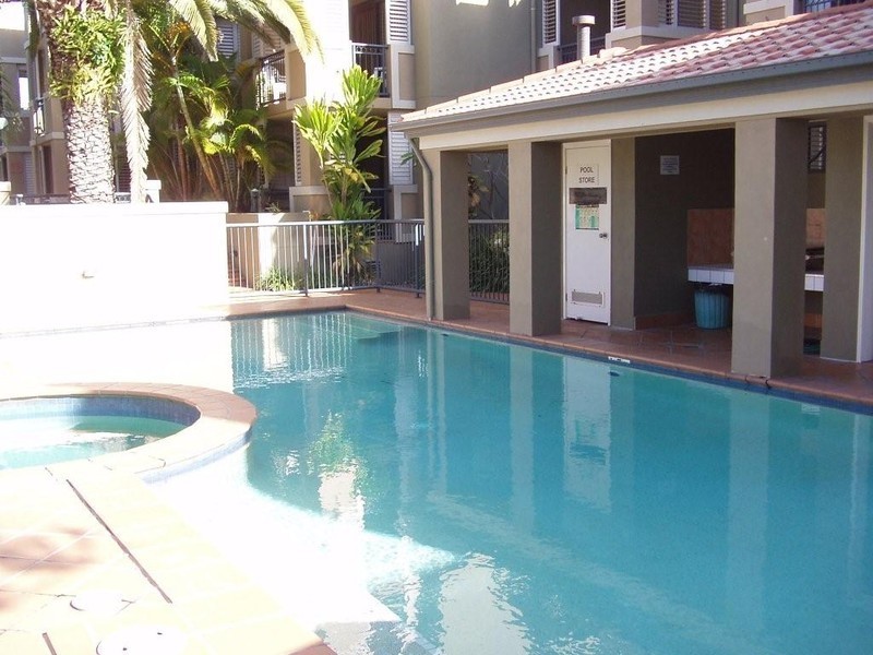 38 Petrel Avenue, Mermaid Beach QLD 4218