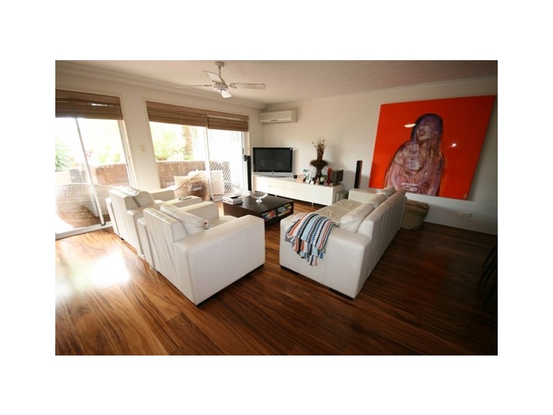 32 William Street, Mermaid Beach QLD 4218