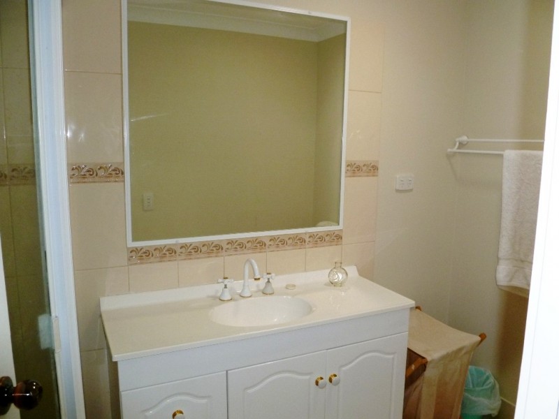 8 Pyrmont Street, Robina QLD 4226