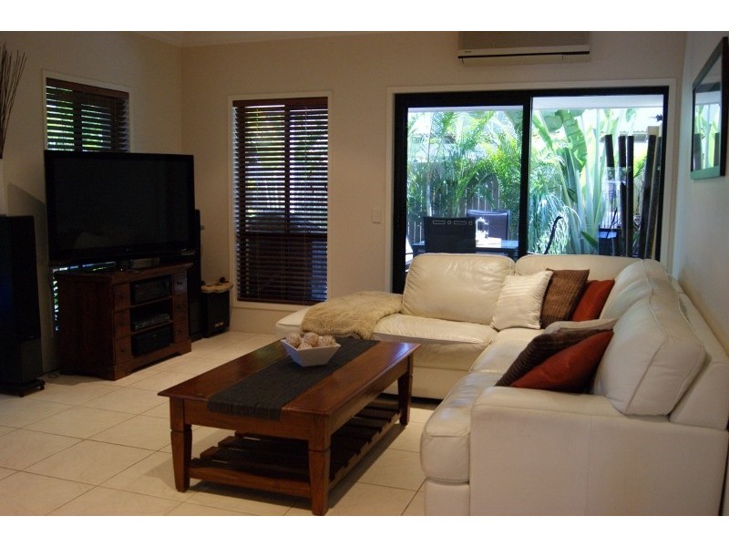 1/2264 Gold Coast Hwy, Mermaid Beach QLD 4218