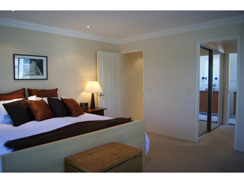 1/2264 Gold Coast Hwy, Mermaid Beach QLD 4218