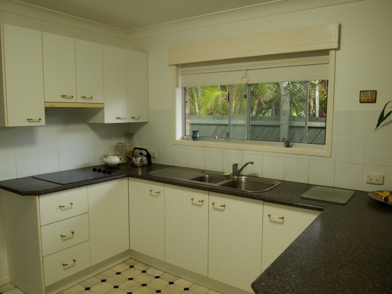 12 Avanti Street, Mermaid Waters QLD 4218