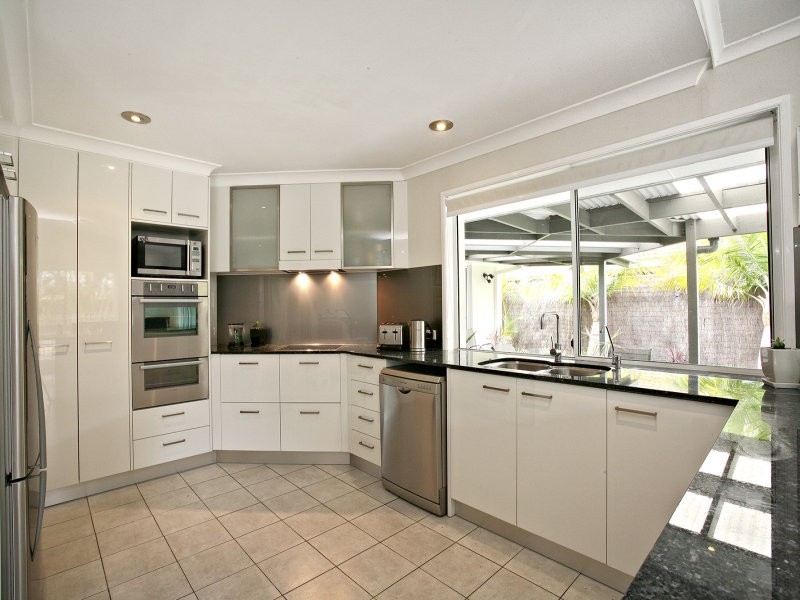 12 Kentia Court, Elanora QLD 4221