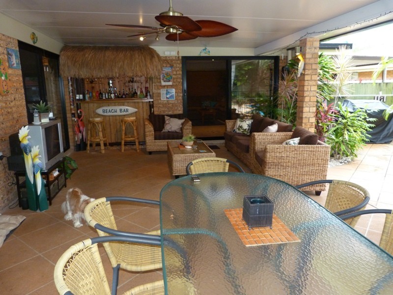 8 Sumach Place, Palm Beach QLD 4221