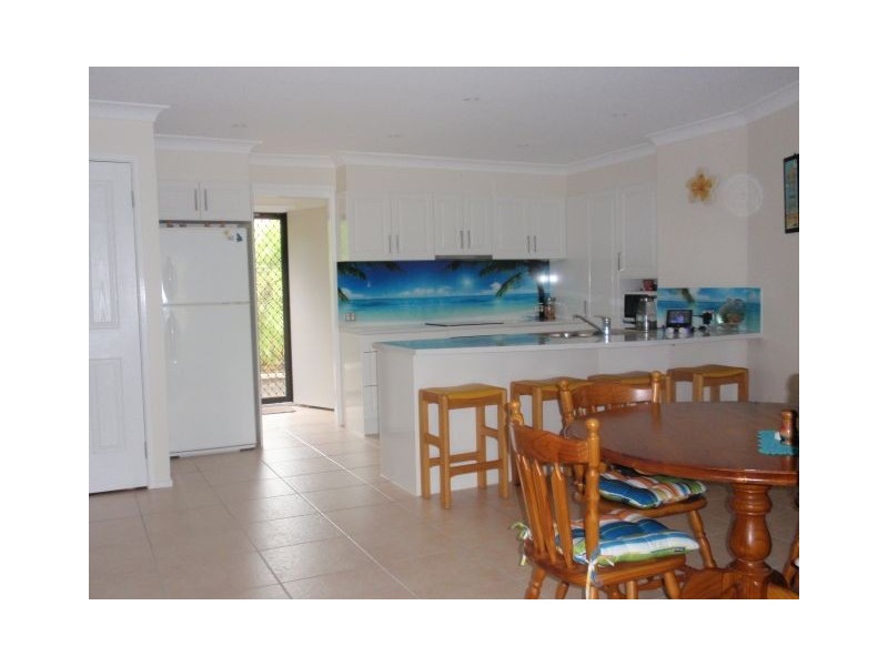 8 Sumach Place, Palm Beach QLD 4221