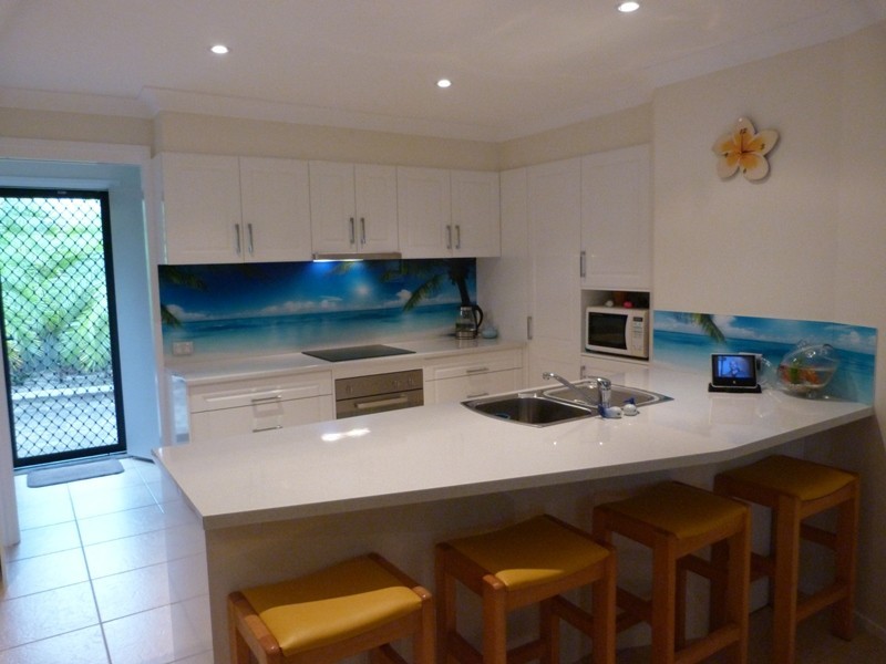 8 Sumach Place, Palm Beach QLD 4221