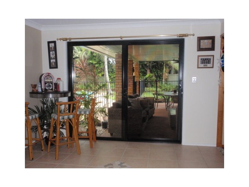 8 Sumach Place, Palm Beach QLD 4221