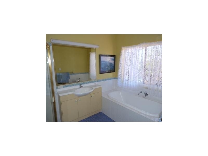 Elanora QLD 4221