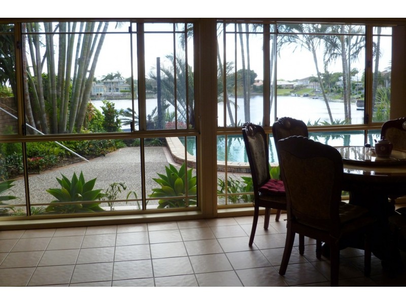 Clear Island Waters QLD 4226