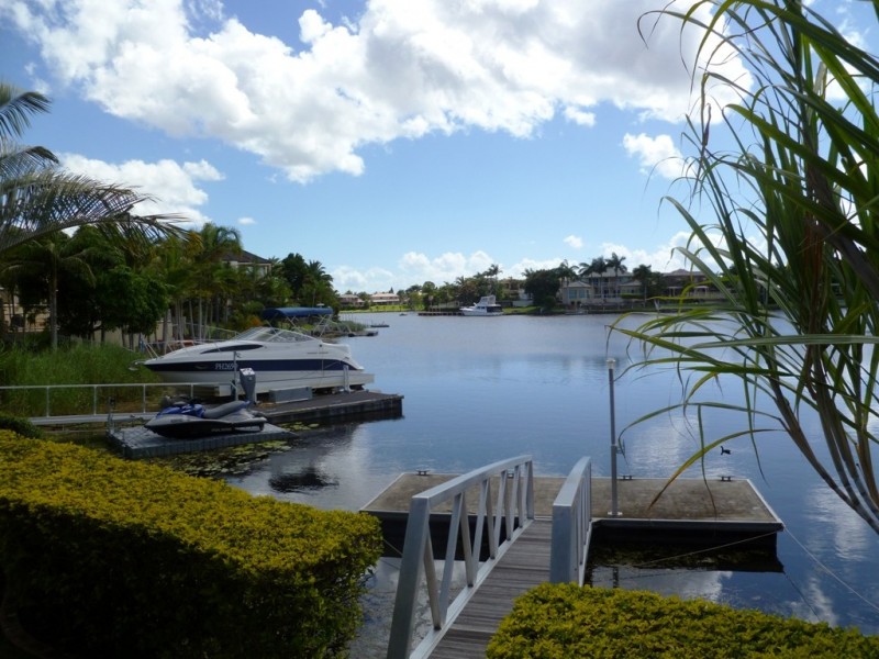 Clear Island Waters QLD 4226