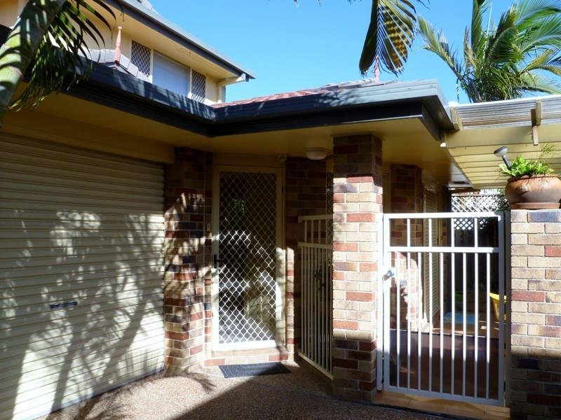 2/42 Alfred Street, Mermaid Beach QLD 4218