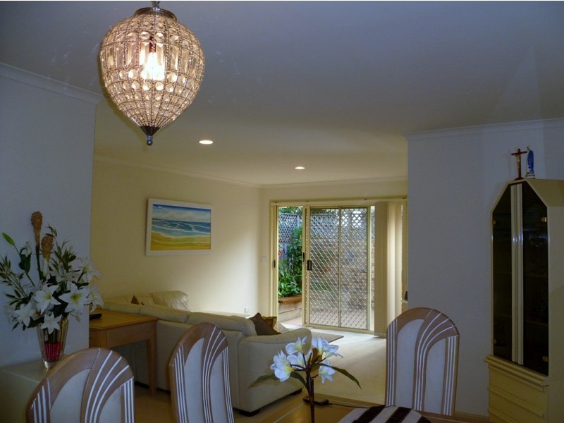 2/42 Alfred Street, Mermaid Beach QLD 4218