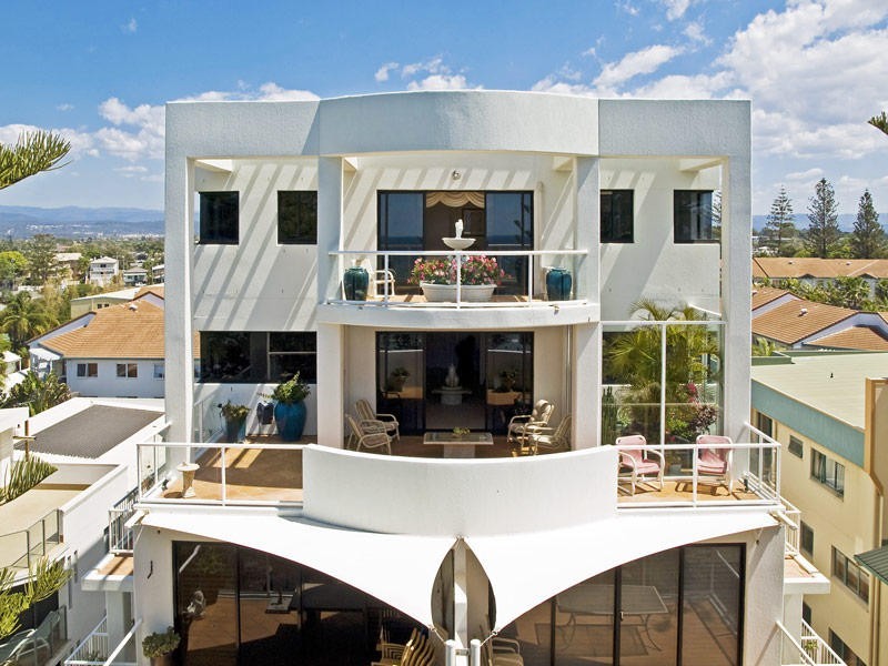 9/20 Marine Parade, Miami QLD 4220