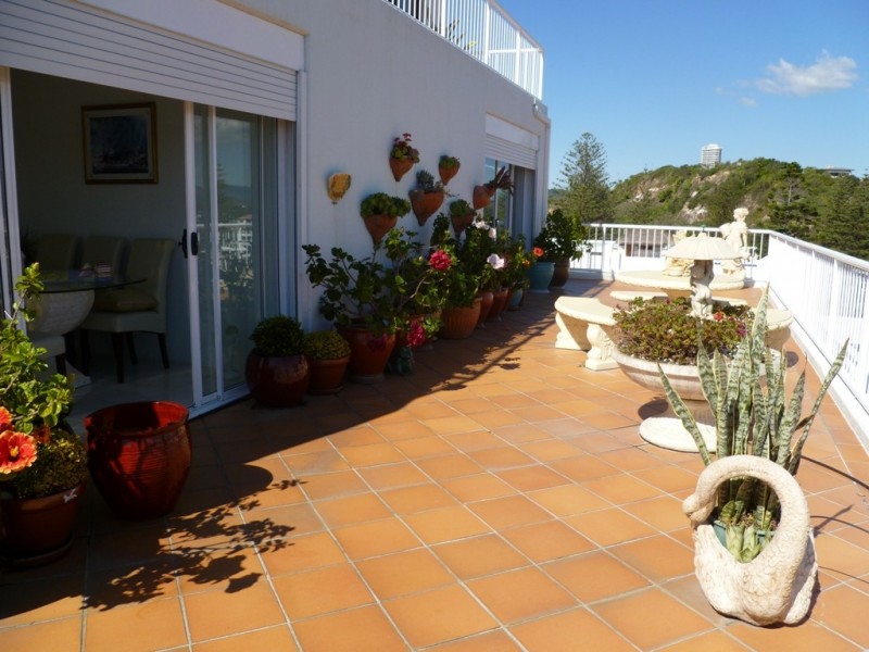 9/20 Marine Parade, Miami QLD 4220