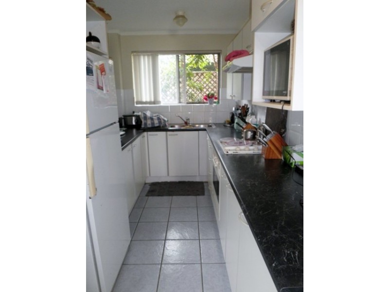 1/41 Burra Street, Chevron Island QLD 4217