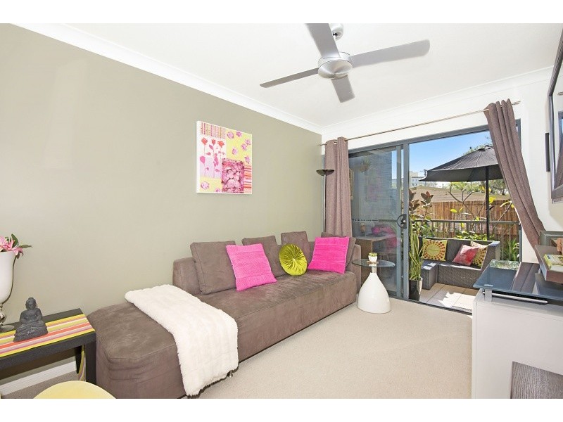 @53 Petrel Avenue, Mermaid Beach QLD 4218