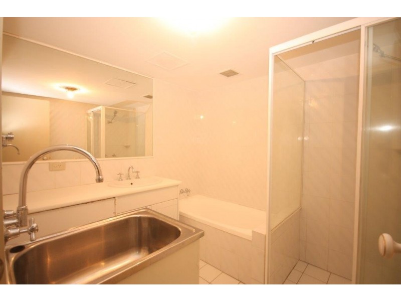 @36 Peerless Avenue, Mermaid Beach QLD 4218