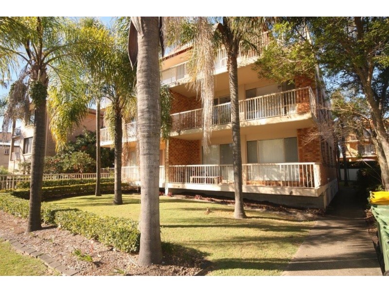 @36 Peerless Avenue, Mermaid Beach QLD 4218