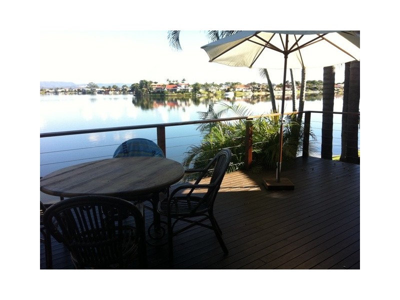 Unit 3/ 43 Duet Drive, Mermaid Waters QLD 4218