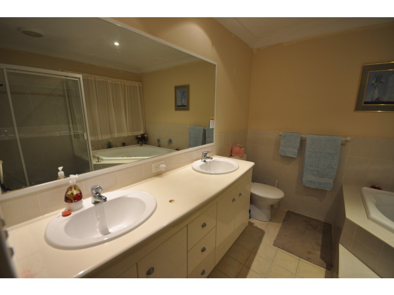 34 Ellis Drive, Mudgeeraba QLD 4213