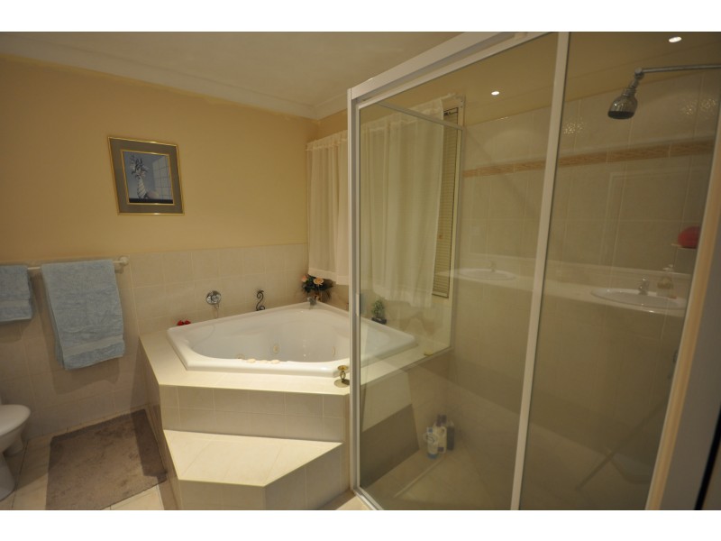 34 Ellis Drive, Mudgeeraba QLD 4213