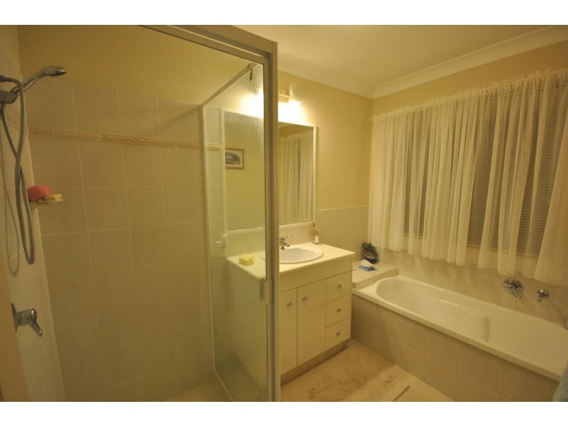 34 Ellis Drive, Mudgeeraba QLD 4213