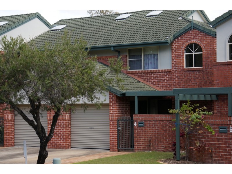 4/7 Santa Cruz Boulevard, Clear Island Waters QLD 4226