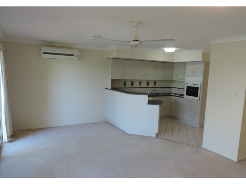 4/7 Santa Cruz Boulevard, Clear Island Waters QLD 4226