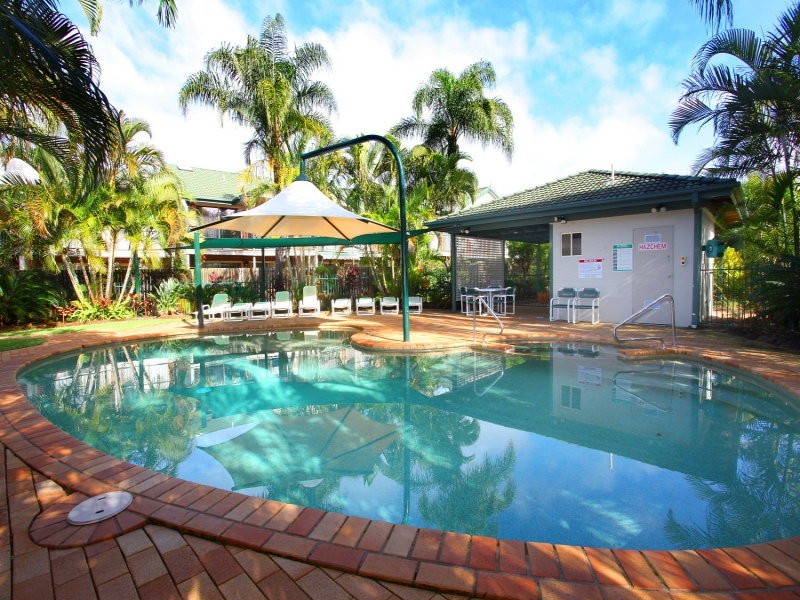 4/7 Santa Cruz Boulevard, Clear Island Waters QLD 4226