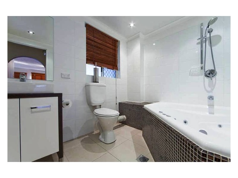 1/ 2279 Gold Coast Highway, Mermaid Beach QLD 4218
