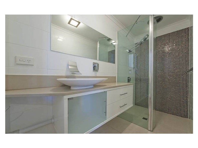 1/ 2279 Gold Coast Highway, Mermaid Beach QLD 4218