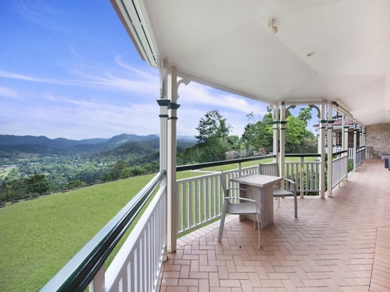 4 Westminster Boulevard, Elanora QLD 4221