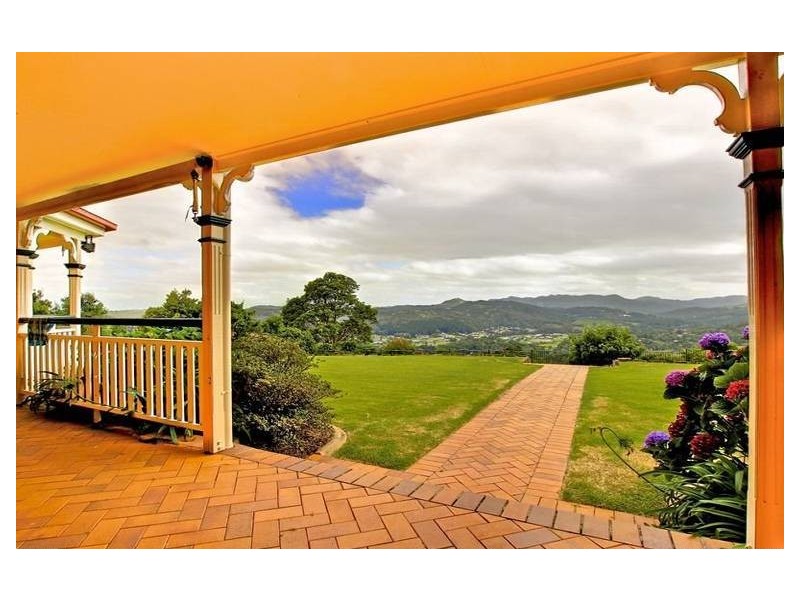 4 Westminster Boulevard, Elanora QLD 4221