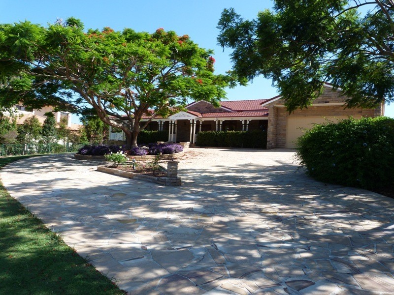 4 Westminster Boulevard, Elanora QLD 4221