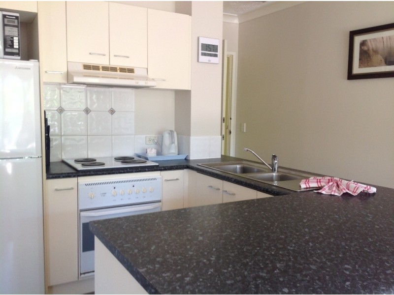 15 Surf Street, Mermaid Beach QLD 4218