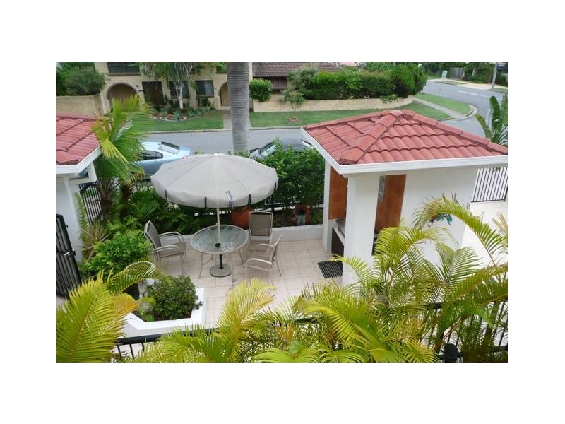 15 Surf Street, Mermaid Beach QLD 4218