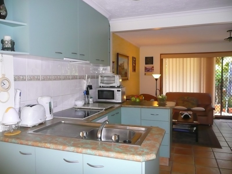 3/4 Jodie Court, Mermaid Waters QLD 4218