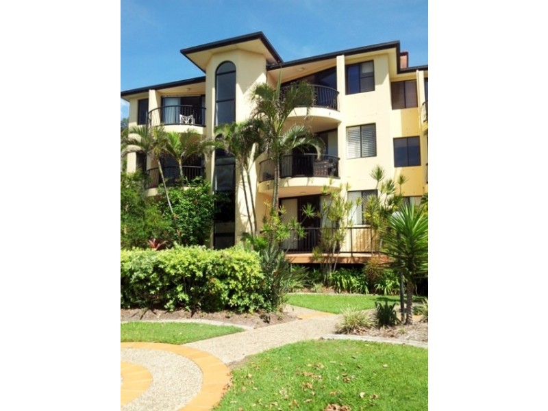 2 Fraser Avenue, Miami QLD 4220