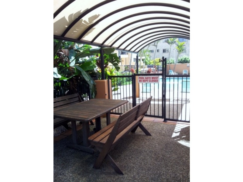 2 Fraser Avenue, Miami QLD 4220