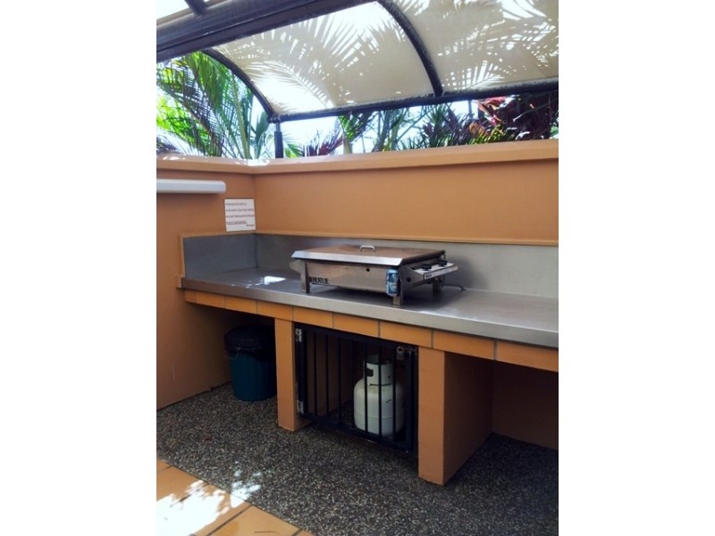 2 Fraser Avenue, Miami QLD 4220